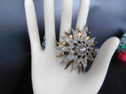 brass rhinestone starburst pin view